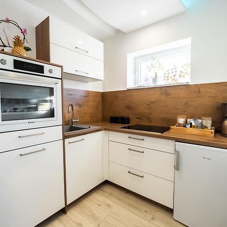 Luxe Apartments Лютомер Екстериор снимка