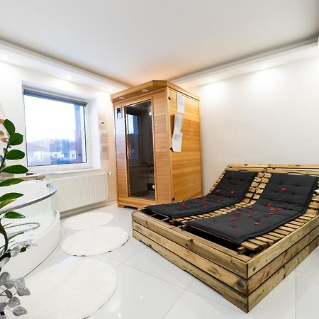 Luxe Apartments Лютомер Екстериор снимка