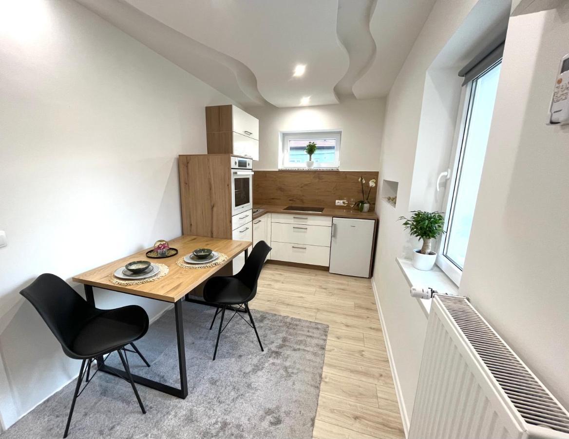 Luxe Apartments Лютомер Екстериор снимка