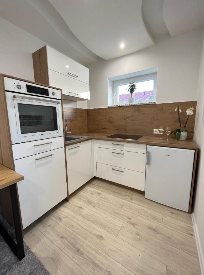 Luxe Apartments Лютомер Екстериор снимка