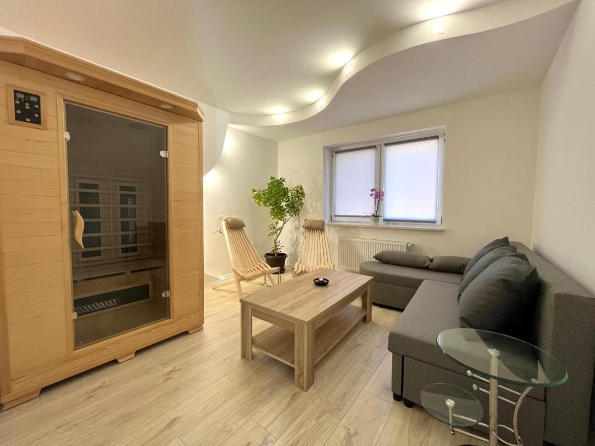 Luxe Apartments Лютомер Екстериор снимка