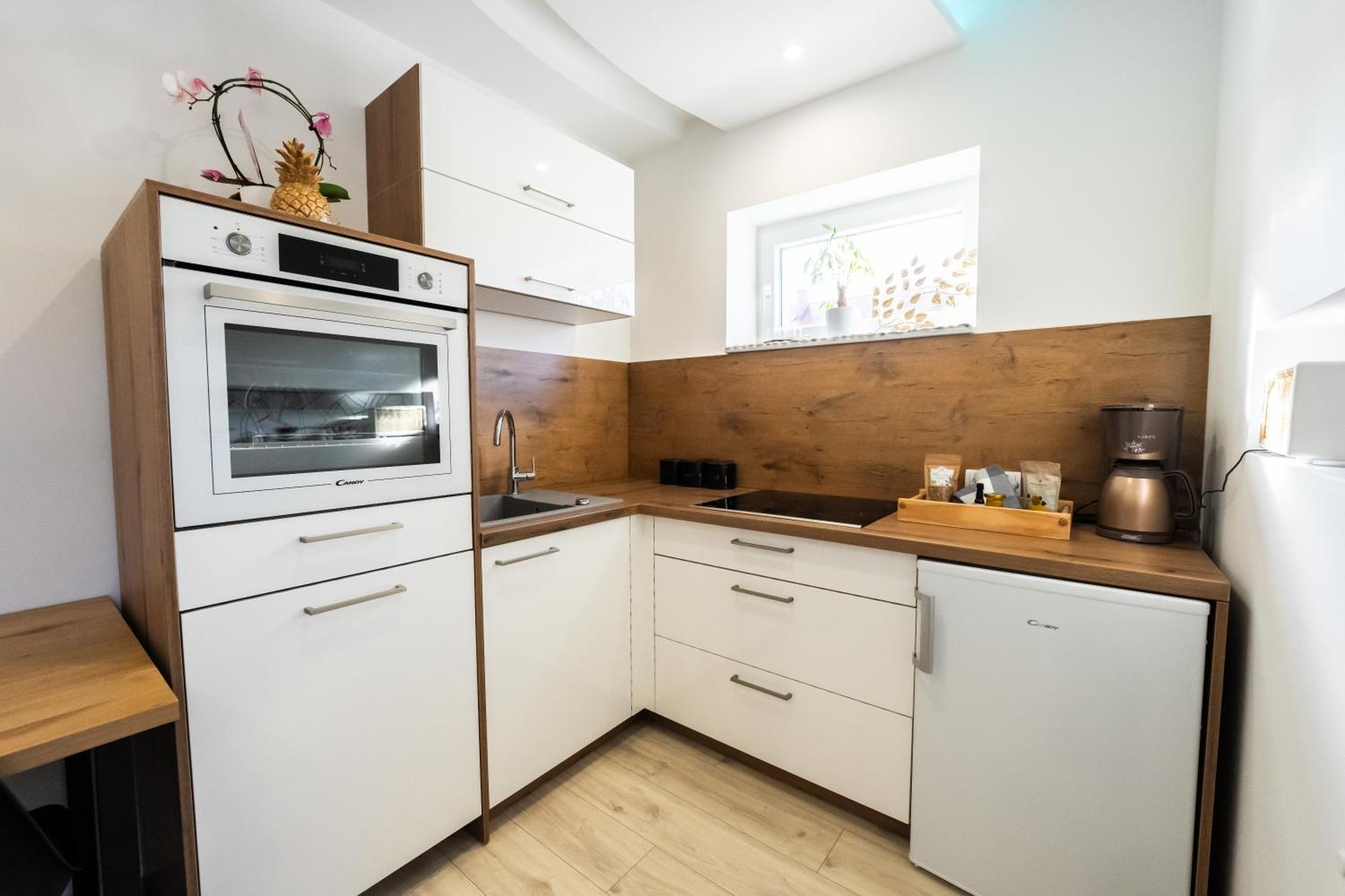 Luxe Apartments Лютомер Екстериор снимка