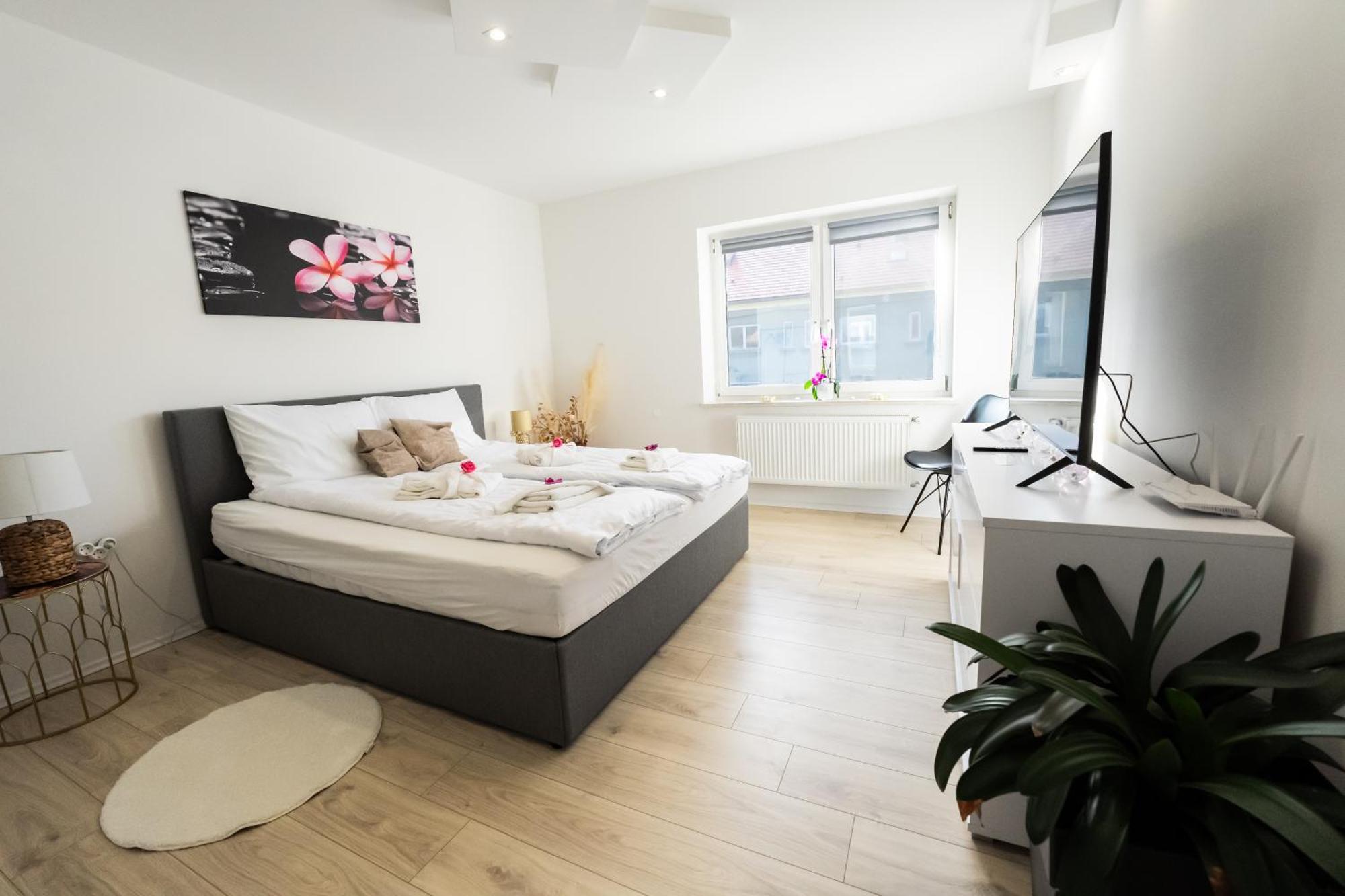 Luxe Apartments Лютомер Екстериор снимка